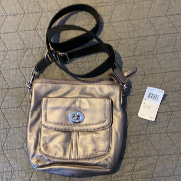 COACH leather crossbody - Picture 3 of 3